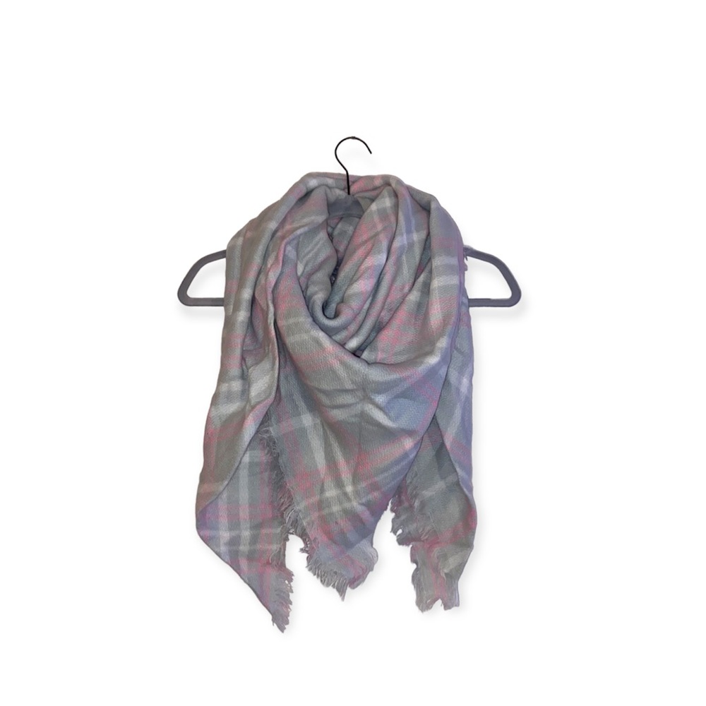 Grey and pink blanket scarf